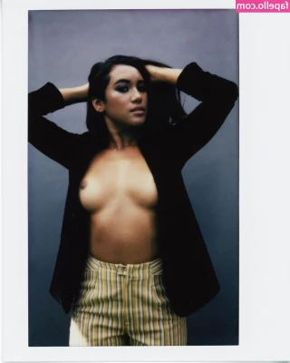 Sydney Park [ sydney-park ] - Hey baby  Can I show you more
