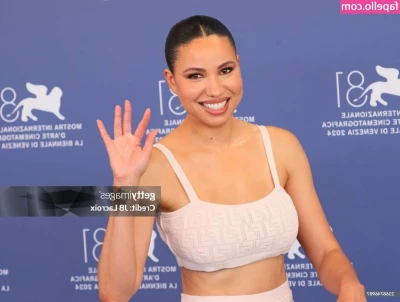 Jurnee Smollett [ jurnee-smollett ] - do you like this outfit