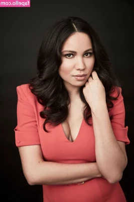 Jurnee Smollett [ jurnee-smollett ] - The kind of thickness of this toy really charmed me!! I wish it was a