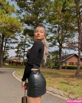 Christine Samson [ christine-samson ] - Happy football Sunday 💋❤️
