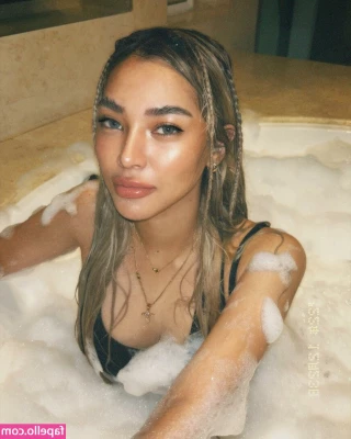 Christine Samson [ christine-samson ] - Service me, boy. Get to work. 💦
