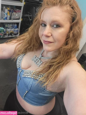 kimswallows [ kimswallows-1 ] - DM me "suck" and I'll give you a naughty surprise. 😋💦