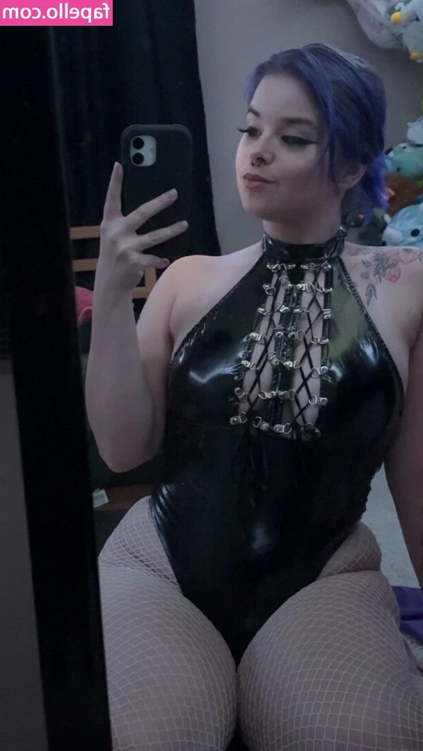 Traumaberry - Valentine s Day is coming and my ass has a surprise for you   