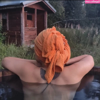 Nina Laitiala [ nina-laitiala ] - Looove playing in the nature🌿😈💦