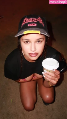 Tommy Genesis [ tommy-genesis ] - Zondag vibes