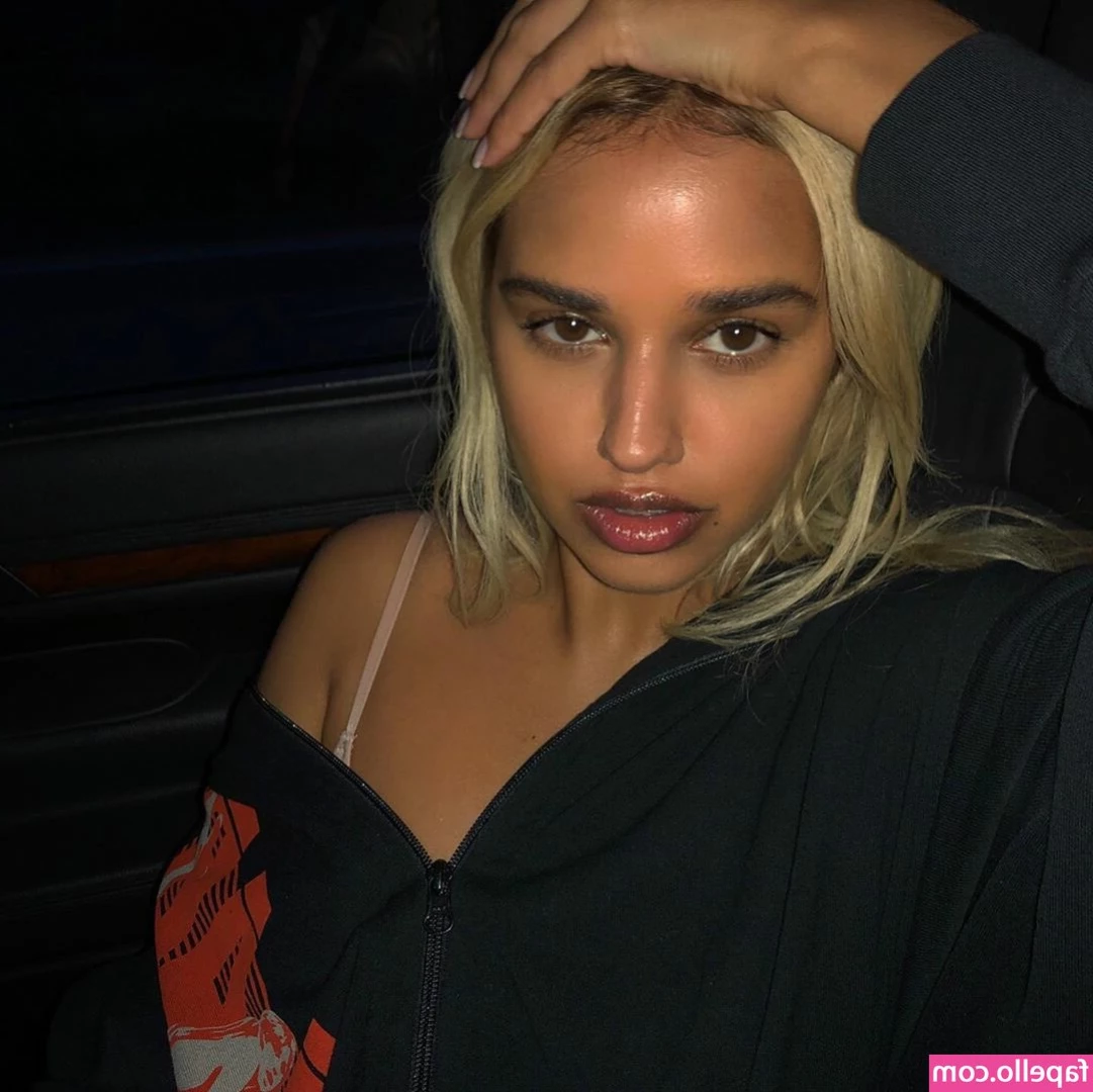 Tommy Genesis [ tommy-genesis ] - soft lil sunday self fucking pics for you