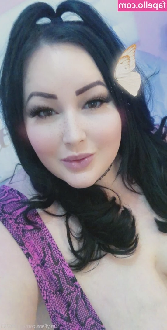 fateliza - Just giving my neighbours something to think about😜