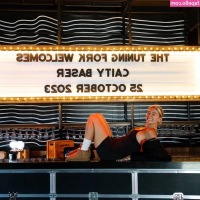  [ caity-baser ] - Suck on these toes