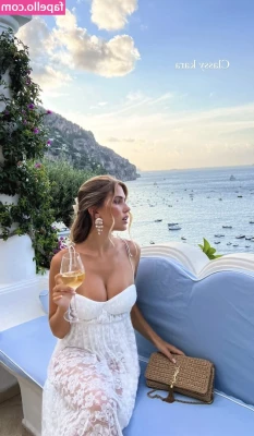 Kara Del Toro [ kara-del-toro ] - Can you name, the type of cake this is!?💖💖 If so, comment it