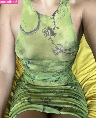 kimjohansson - Throw back to when I was pregnant   tip your fine ass milf