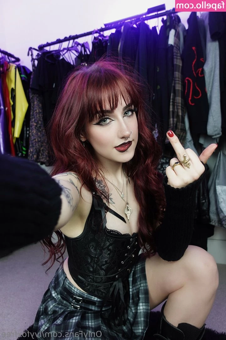 ivyfoxfree - Happy Friday! ☀️ Anyone have fun plans for the weekend? I