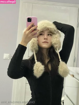 julia_kiss [ julia-kiss ] - Check ur inbox for something new