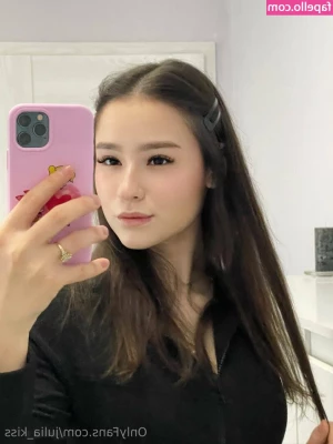 julia_kiss [ julia-kiss ] - Vorresti guidare anche tu così?😜
