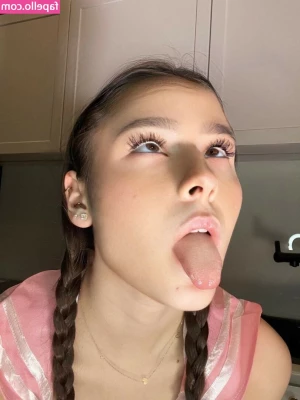 julia_kiss [ julia-kiss ] - TOMANDO LEITE DA FONTE - EXTRA