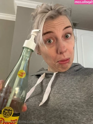 Kittydmarie [ kittydmarie-1 ] - Non ti dispiacerebbe cenare con i miei piedini nudi vero? 🔞