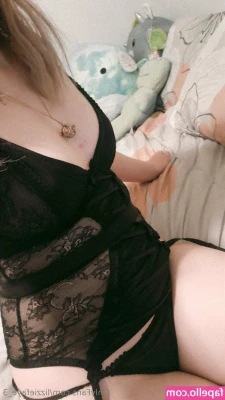 lizziefaye_3 [ lizziefaye-3 ] - my nipples  amp  pussy look so cute through this lace