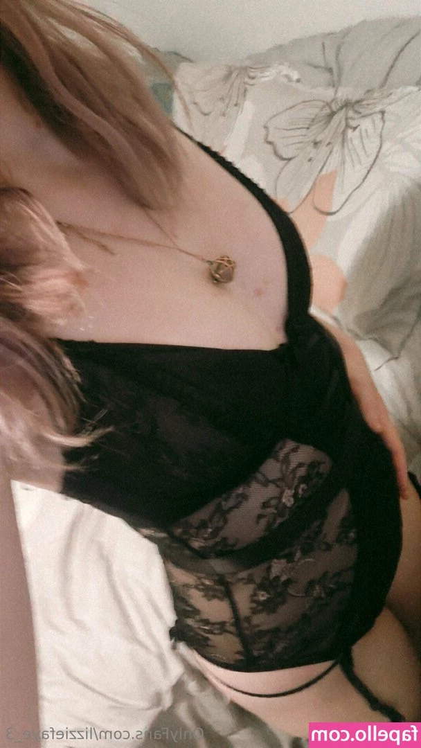 lizziefaye_3 [ lizziefaye-3 ] - I love these selfies so much I had to post them here too