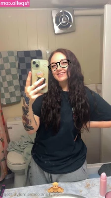 simplybisteph - 🎥 have you see this ☝🏼 in your DMs?! 🤤