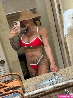 Toribrooksxx - Which photo do you prefer brunette naked LouLou or blonde naked