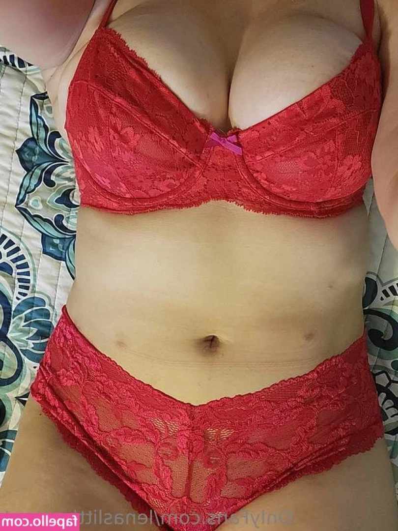 LenasLittleSecret - Stream started at 02 19 2024 02 31 pm