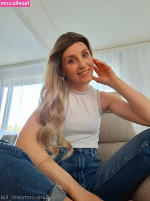 emi_lila [ emi-lila ] - I am missing summer like crazy  I think I need a vacation  XOXO Holly