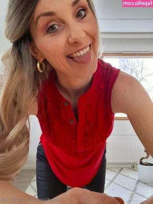 emi_lila [ emi-lila ] - I feel like doing dirty things   will you join me