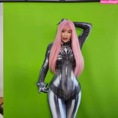 Yuggie_TV [ yuggie-tv ] - I need someone to come shake these peaches