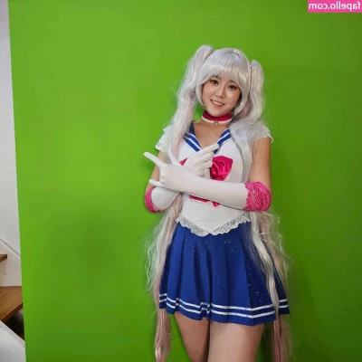 Yuggie_TV [ yuggie-tv ] - Why don't you be a good boy, get down on your knees, and give my