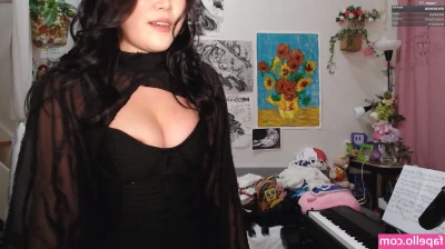 Yuggie_TV [ yuggie-tv ] - Trying on our lingerie subscription box. I like the way the thong fit.
