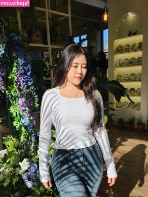 Yuggie_TV [ yuggie-tv ] - Need my nipple sucked rn