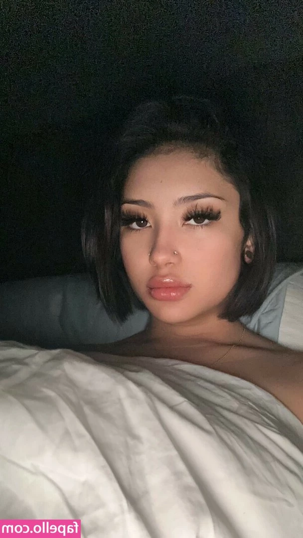 elara777 - Wasnt sure if i was going to post these since the lighting is wrong,,