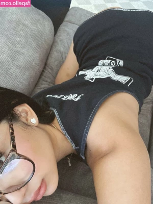 elara777 - @romemajorworld showing everyone just how I like my pussy eaten…