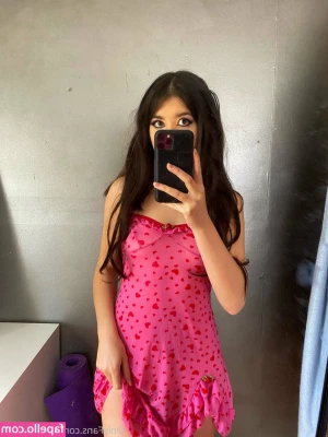 Claumarii Claudicloud [ claumarii-claudicloud ] - Who else wants to slip into bed with me  I can always use another