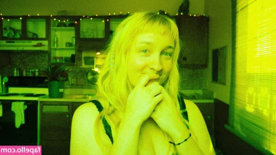 fairyhole - I wanna be the reason you slightly tilt your phone away from others