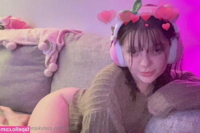 kenziekisses420 - Let me know if you have special requests and I NEED tips