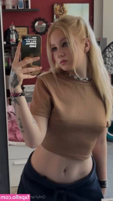 Sina manuela [ sina-manuela ] - Swipe to expose my hard nipples from your checked shirt