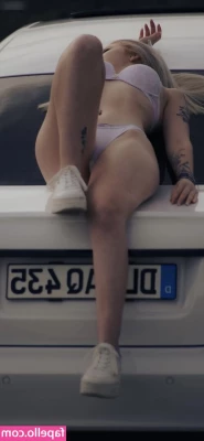 Sina manuela [ sina-manuela ] - Tb jouluun  koska pukittaren sylissä on aina tilaa yhdelle