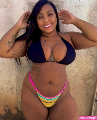 Marinnajulia_ [ marinnajulia ] - Something happened here 😈🥵