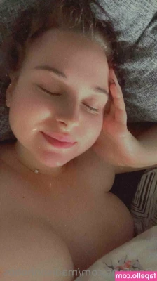 madisonhobbs - Do you consider me a hot girl