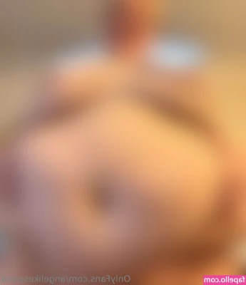 angelikespizza - Can’t sleep, come give me a backrub 😍