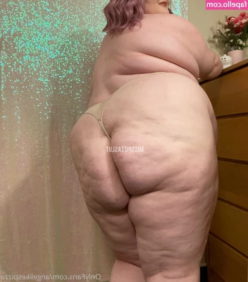angelikespizza - Me encanta calentarme para después masturbarme  quieres ver    I