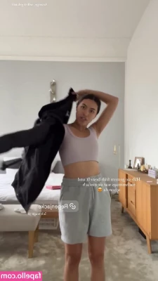 Shanti Tan [ shanti-tan ] - If anybody is having troubles with loading any videos  DM me and I ll