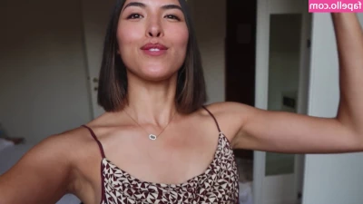 Shanti Tan [ shanti-tan ] - Would you like to watch a movie with me in my room