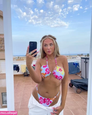 Tilda Törnqvist [ tilda-trnqvist ] - On my 4 my casual position  Today I get ready for being destroyed