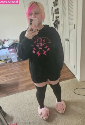 piggynukka - It’s Friday !!!😈💜