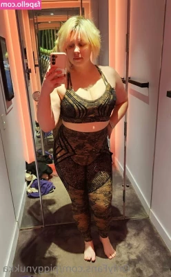 piggynukka - pov: right before having the best meal of your life ;)