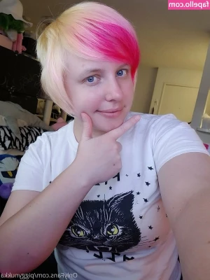 piggynukka - Rest of this video coming to your DMs 🍑💋