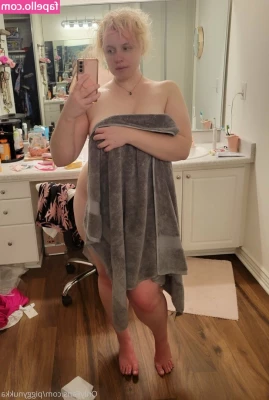 piggynukka - Can I make you something a little nasty and personal bebe?  Puedo