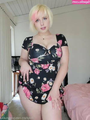 piggynukka - Bc it s fun teasing and playing  milf  havingfun  naughtygirl