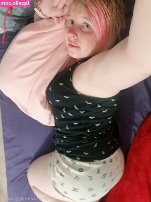 piggynukka - Her ass is now even wider than an ottoman! 😂 wideload!